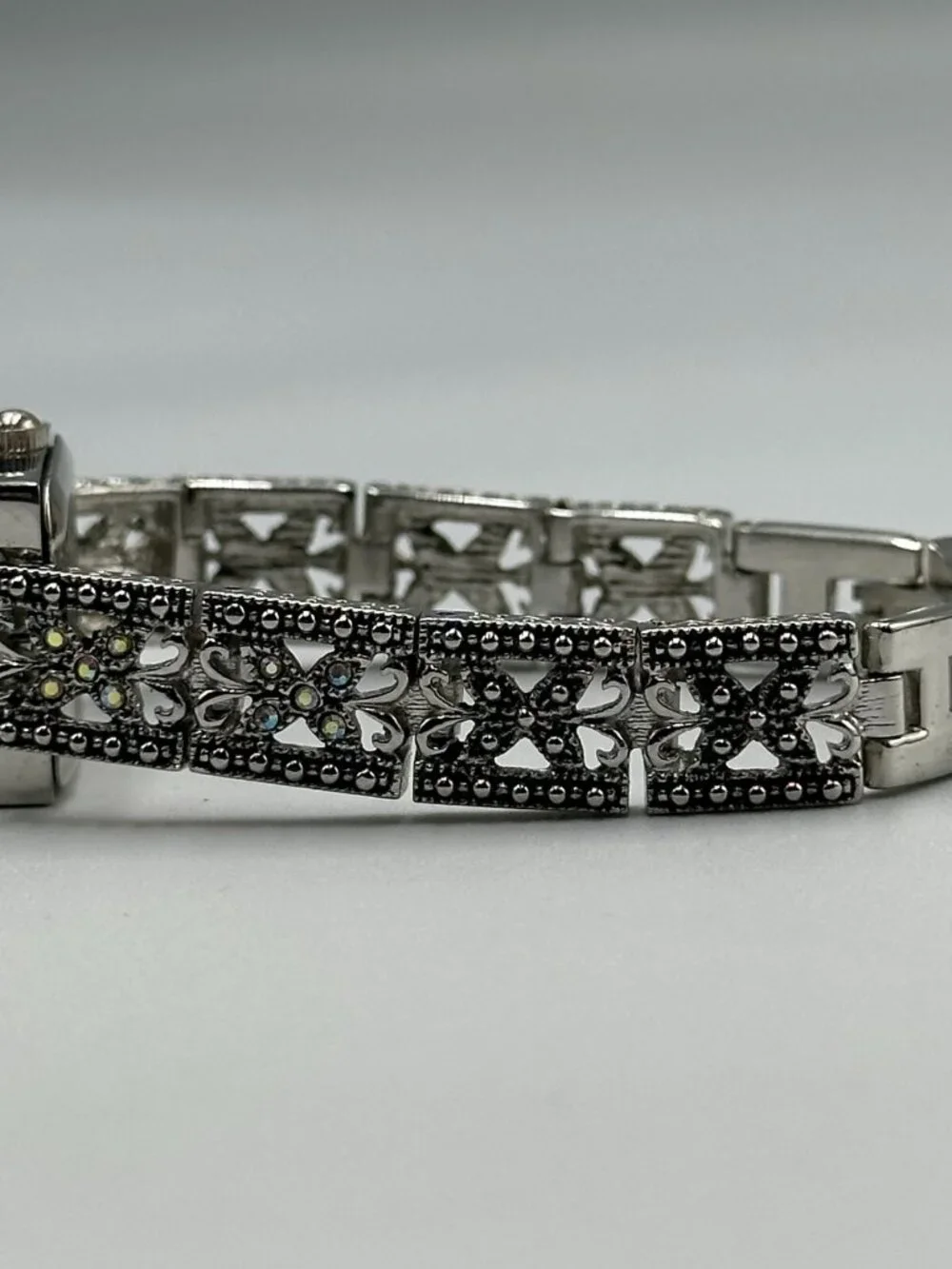 3/$30 Royalton Watch Women Silver Tone Rhinestone Accents Beige Dial 5.75”